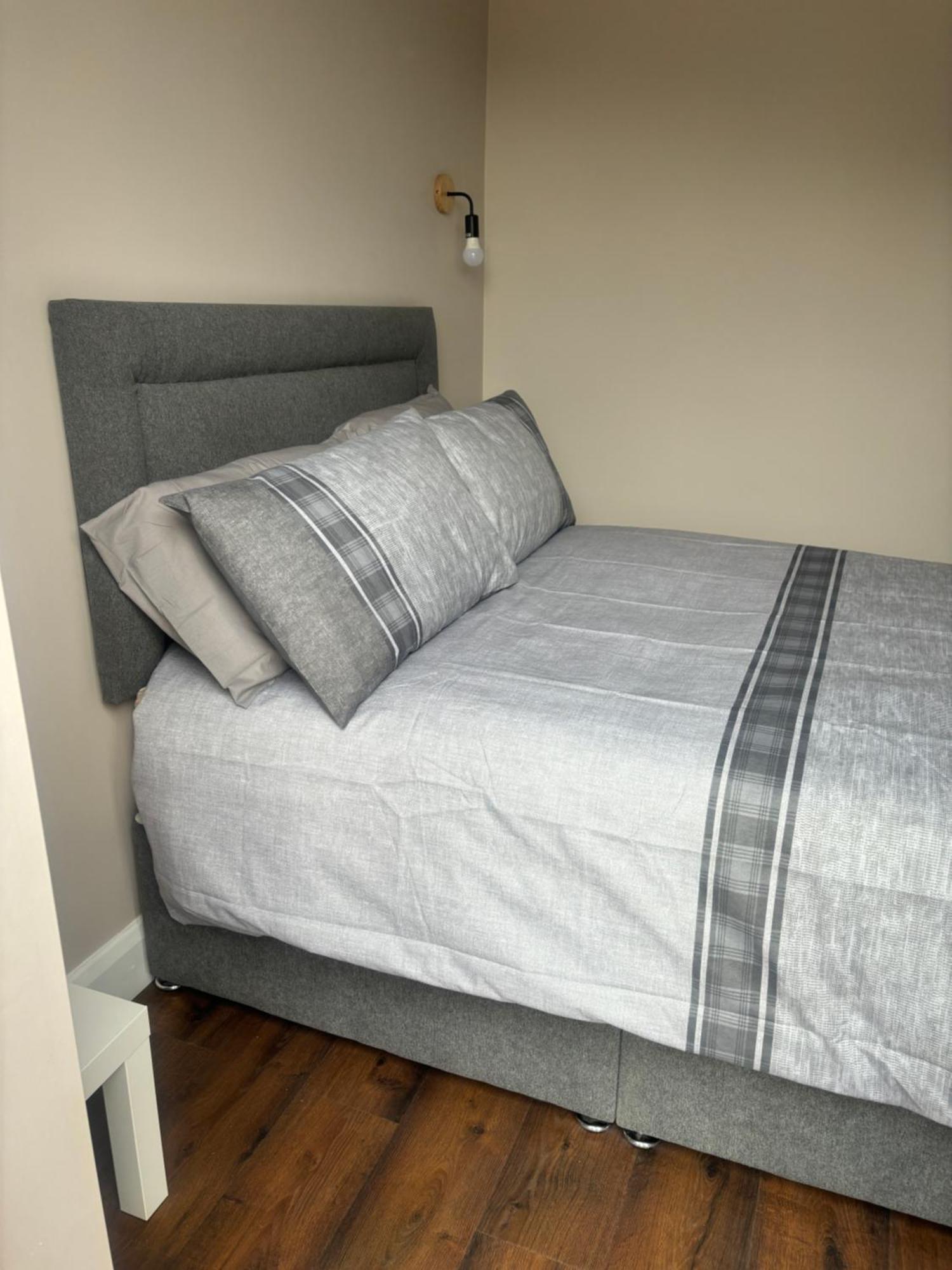 Private Detached Small Bedroom And Bathroom Only- This Is Not An Apartment Butlersbridge Εξωτερικό φωτογραφία
