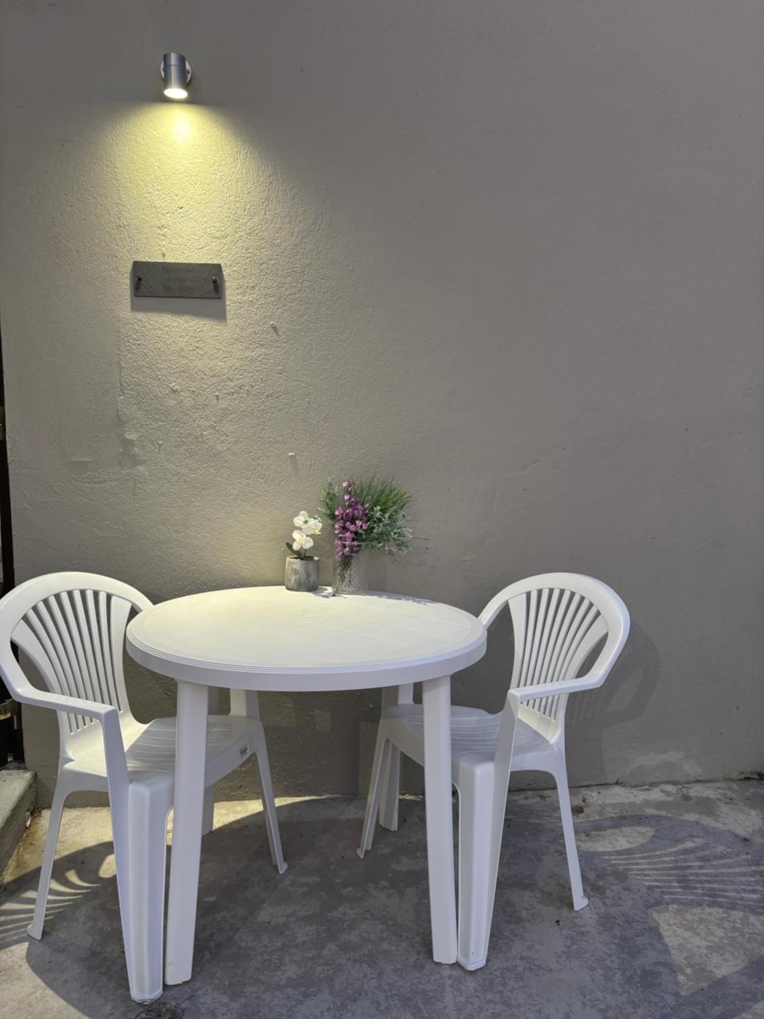 Private Detached Small Bedroom And Bathroom Only- This Is Not An Apartment Butlersbridge Εξωτερικό φωτογραφία